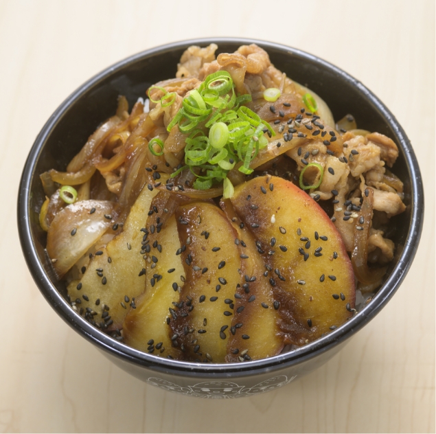 りんごと牛バラの中華風照り焼き丼
